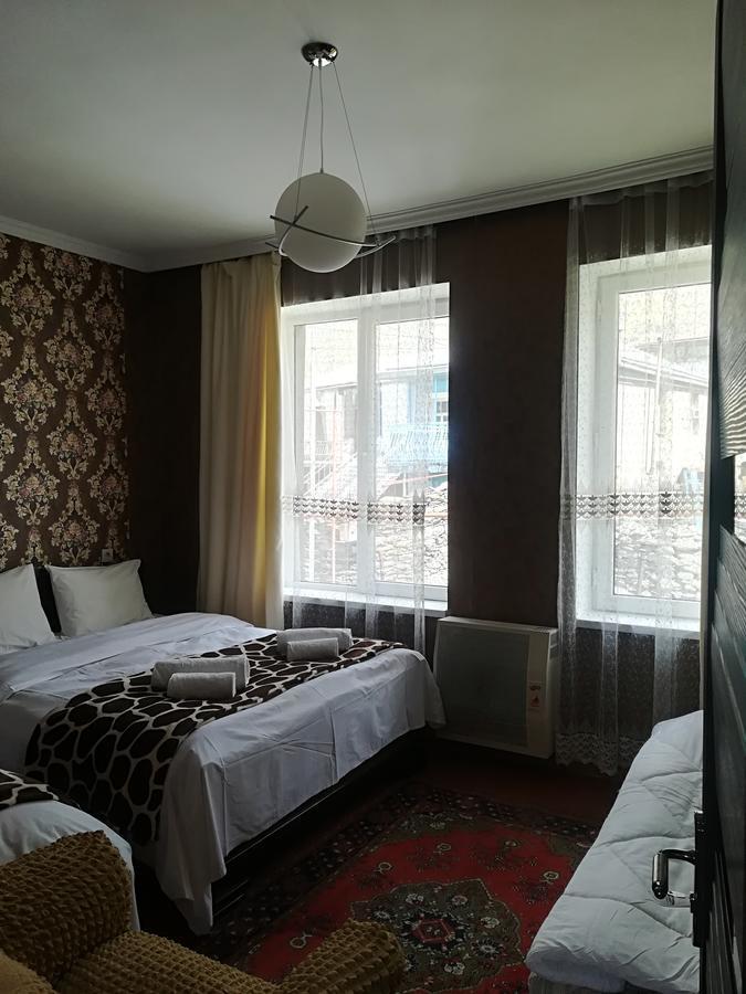 Nikoloz Guesthouse Kazbegi Eksteriør bilde